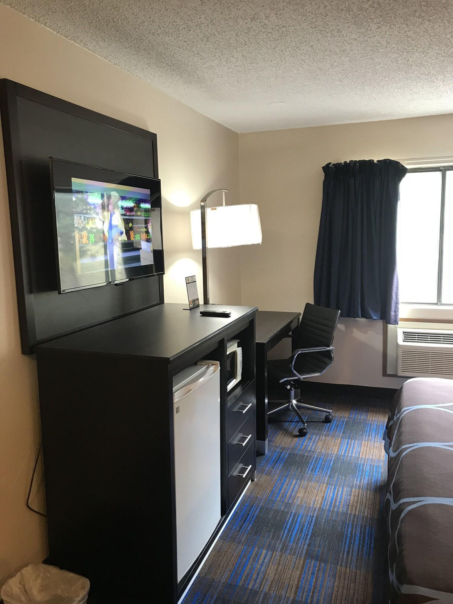 Super 8 By Wyndham Lenexa Overland Park Area/Mall Area Exterior foto