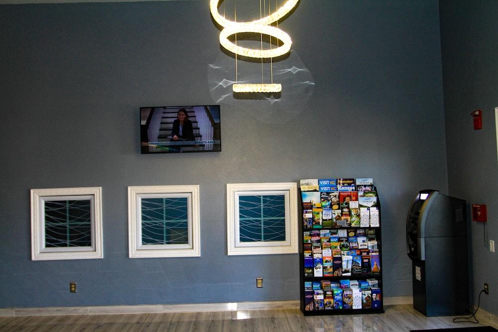 Super 8 By Wyndham Lenexa Overland Park Area/Mall Area Exterior foto